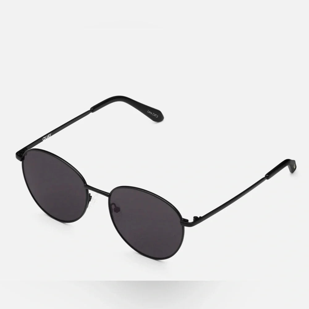Quay‎ LOOP ME IN black circle frame sunglasses new with pouch